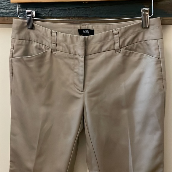 2/$30 Chic by Jacob Beige Capri Pants Size 6 - Picture 6 of 14